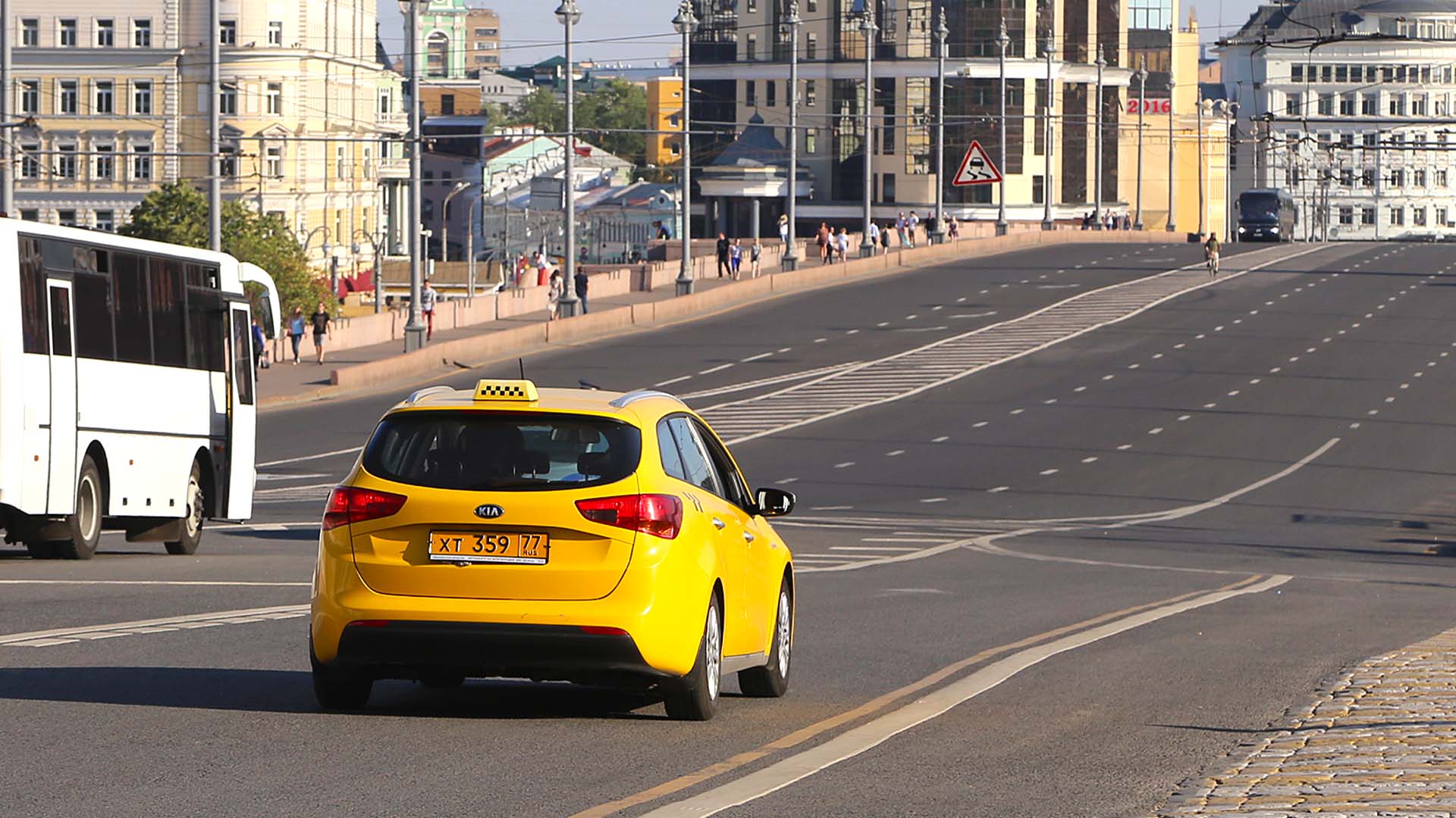 В России 1 июля появится новая отечественная служба заказа такси «СвифтДрайв»