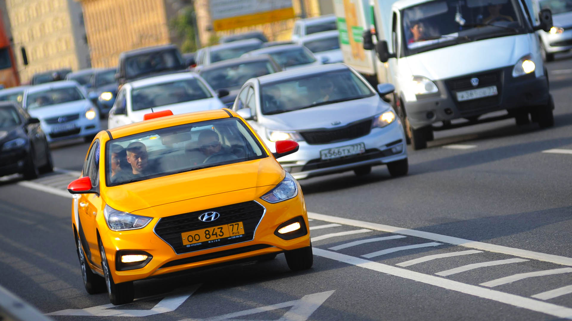 Количество ДТП с участием автомобилей такси в Москве снизилось на 30%