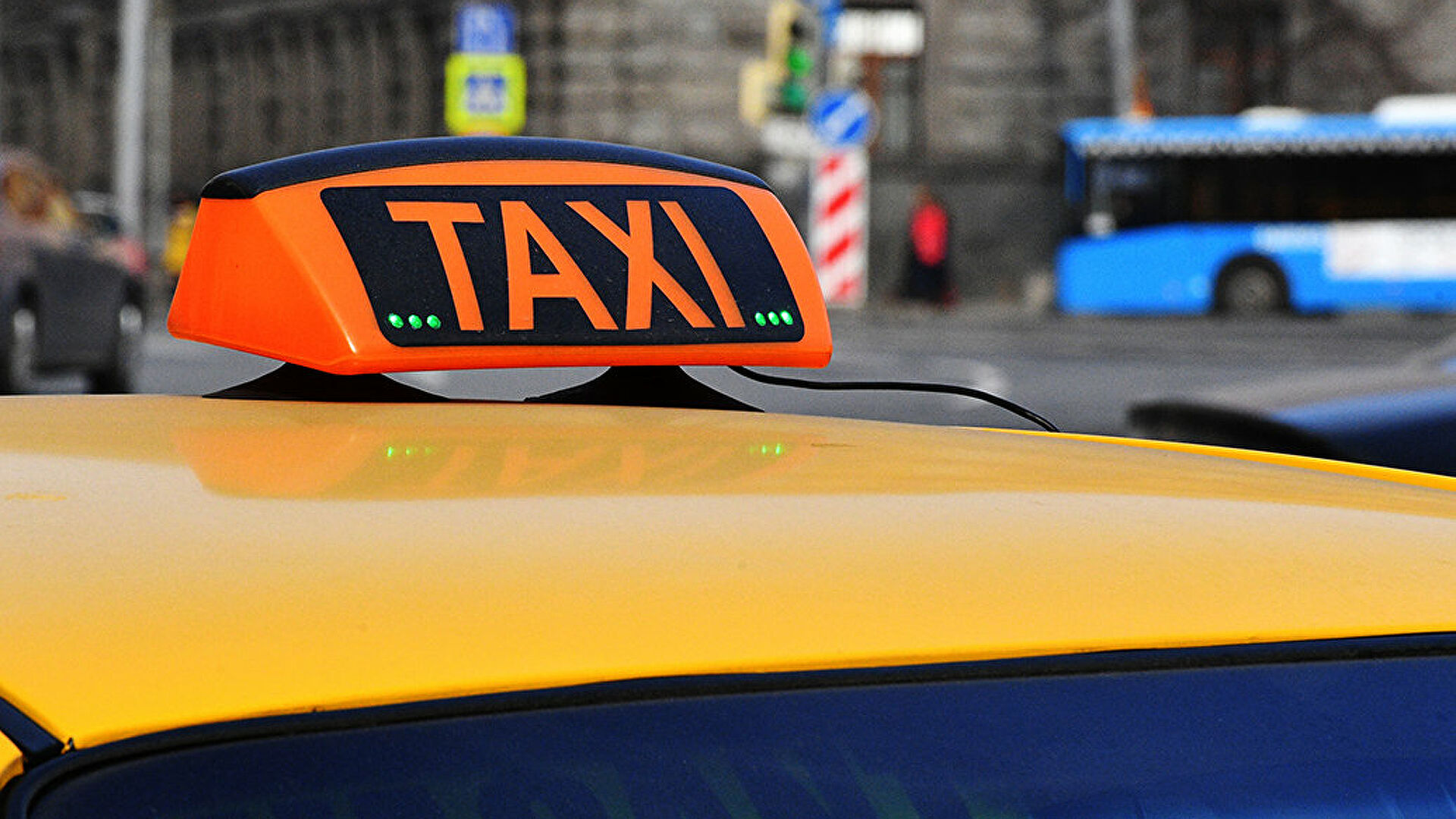 В Москве на 20-30% сократилось число водителей такси