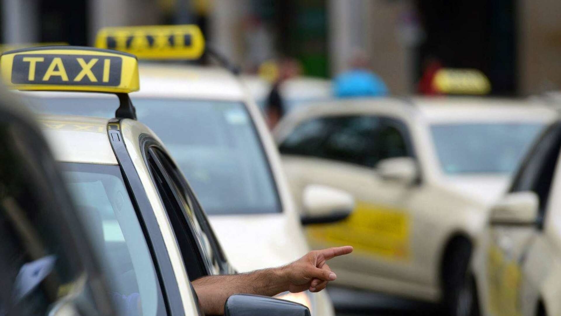 Комитет Госдумы по транспорту выступил против запрета работать в такси мигрантам