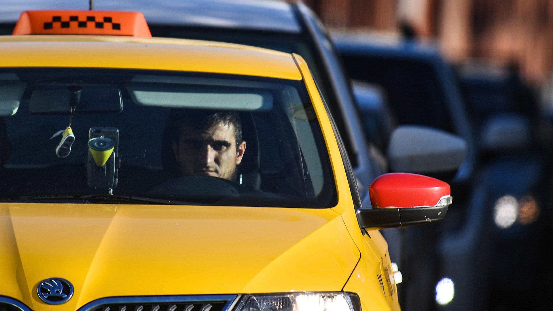 В 2022 году в Москве приостановили действие более 400 разрешений на работу в такси
