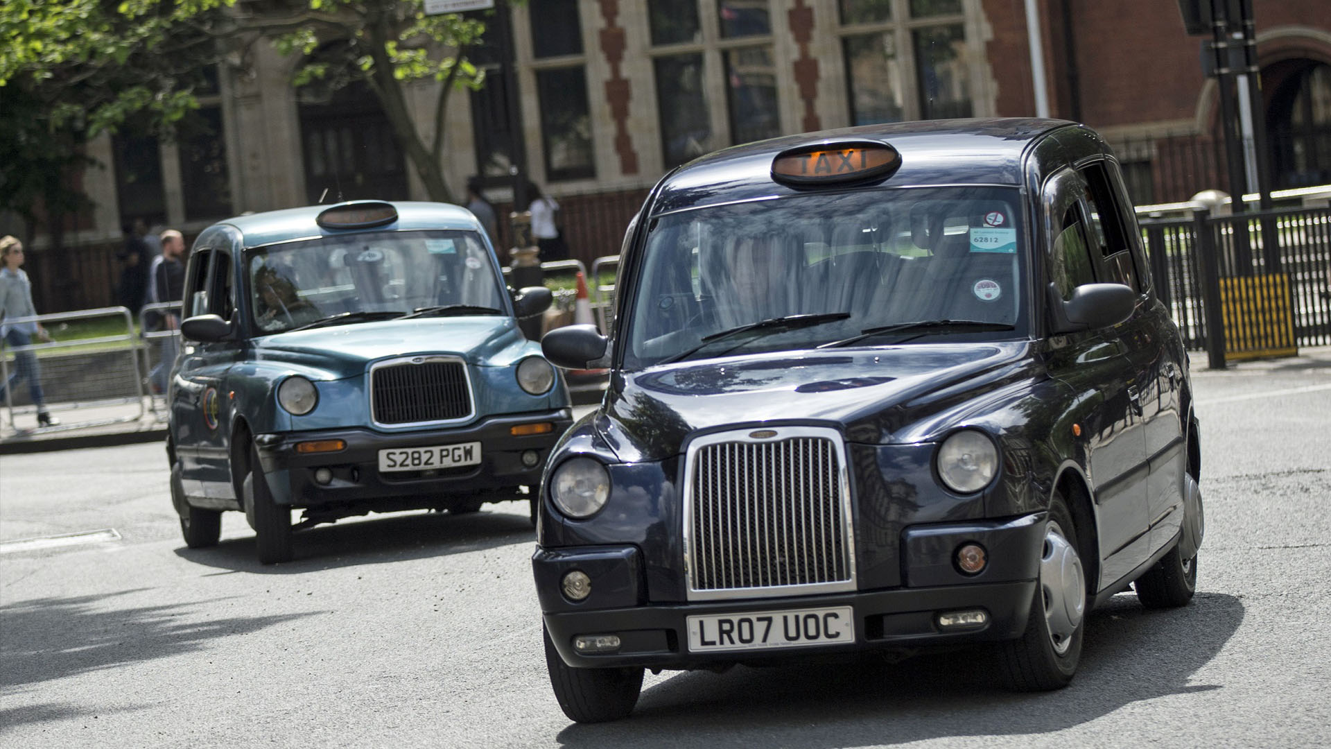 ТАКСИ, ПОВРЕЖДЕННЫЕ COVID’ом: Лицензированный лондонский таксопарк сократился более чем на 5000 машин за 1 год
