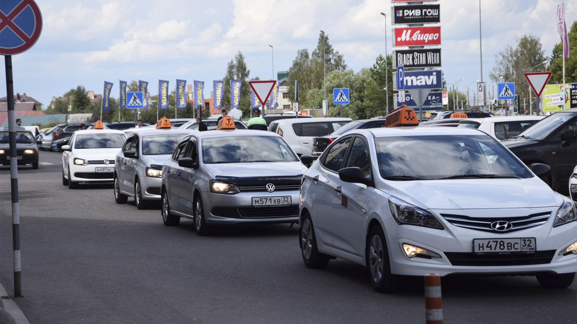 В Брянской области проверят работу 4 тысяч таксистов