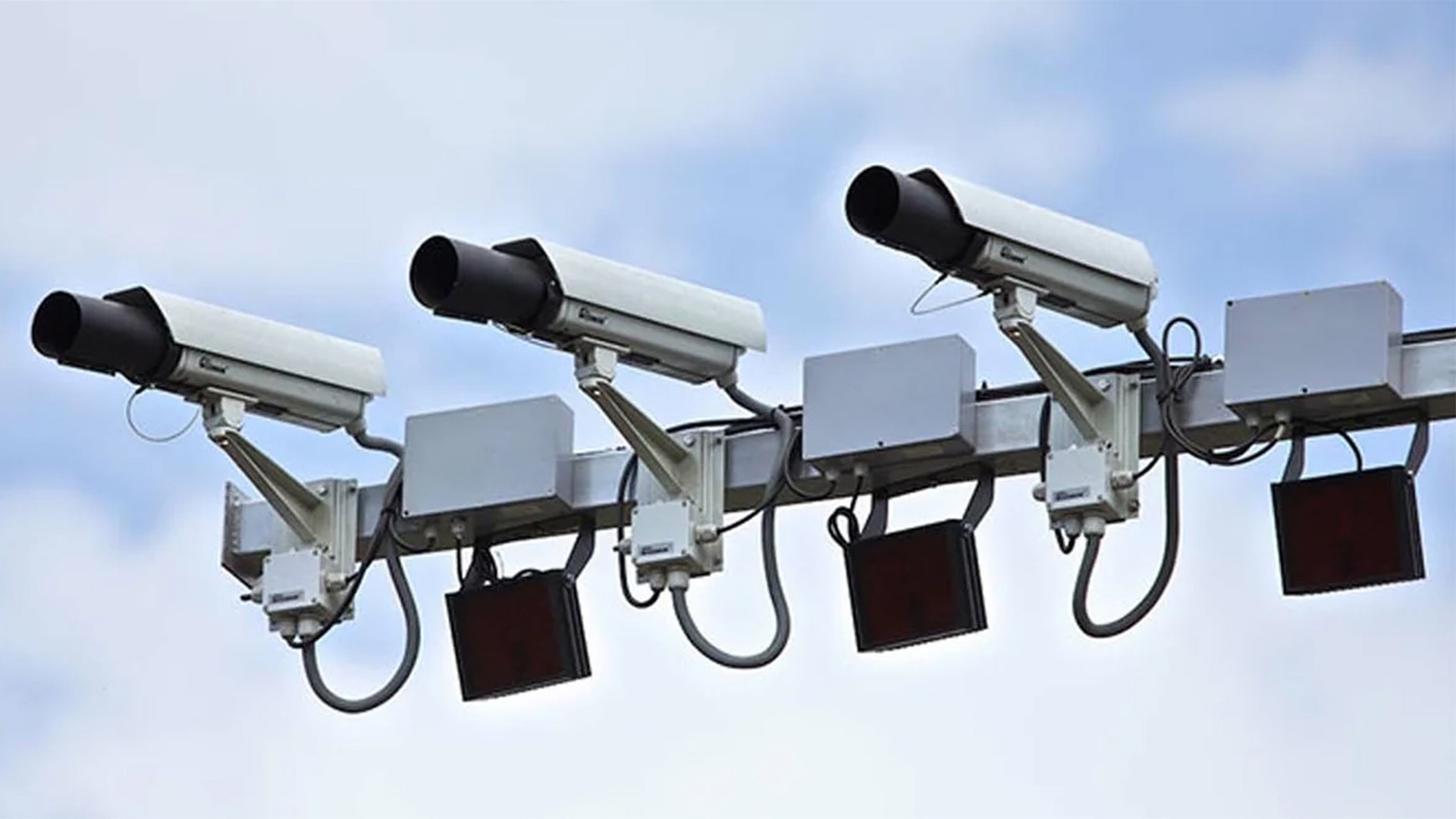 В Совфеде предложили лишать прав за многократные штрафы с дорожных камер