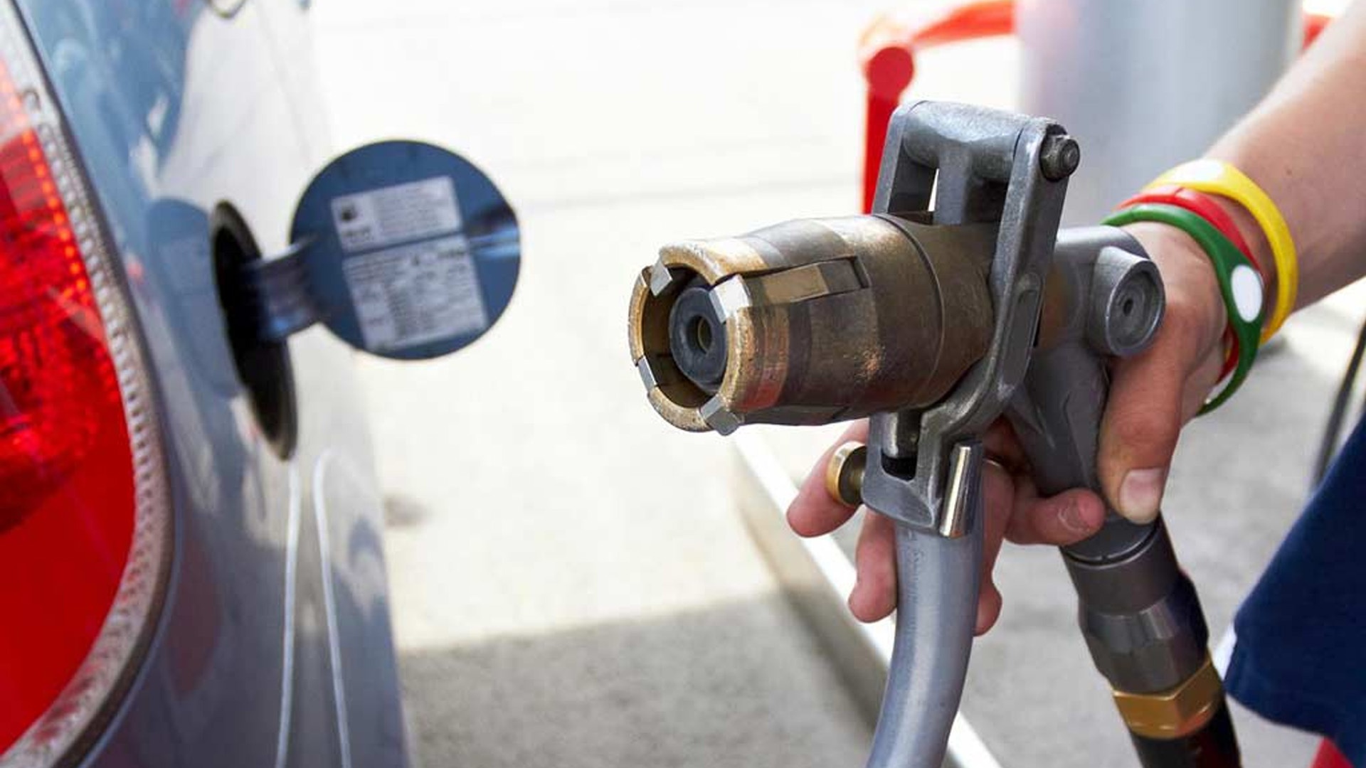 Перевод автомобиля на газ: плюсы и минусы