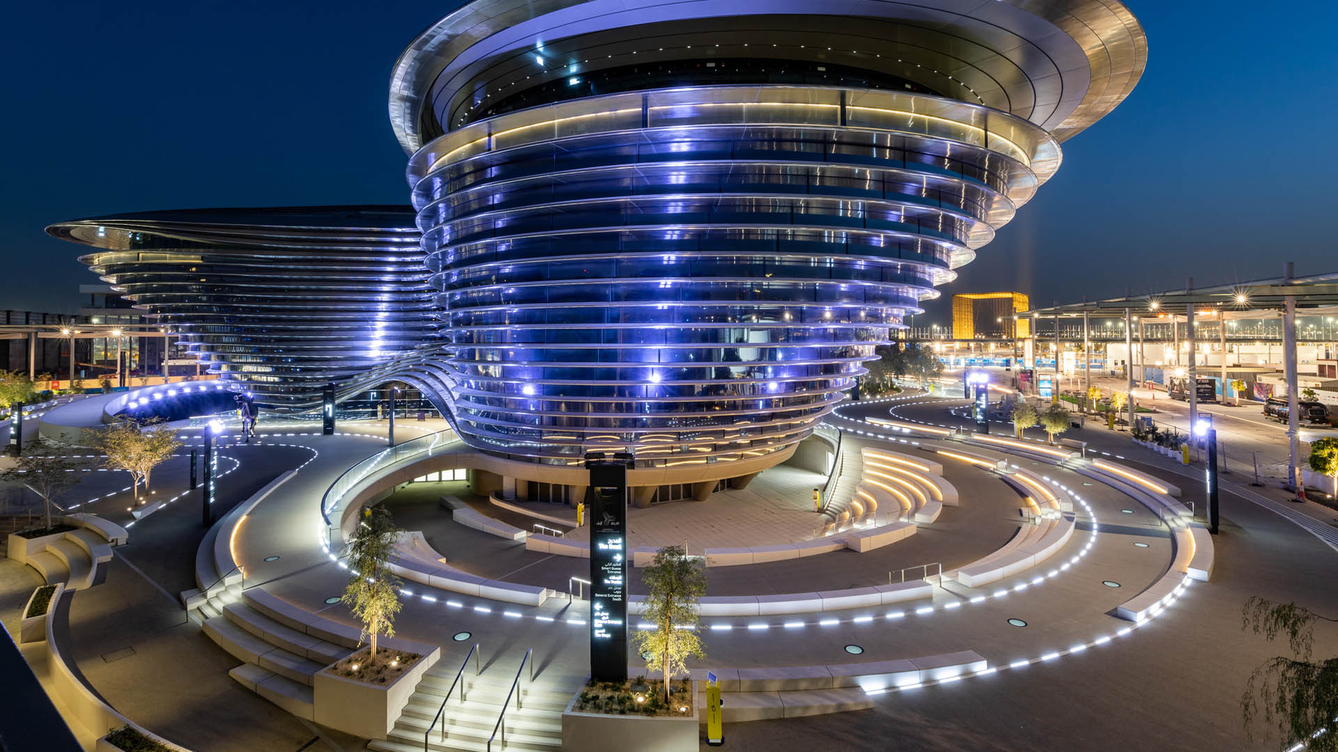 Дубай смотрит в будущее с беспилотными такси