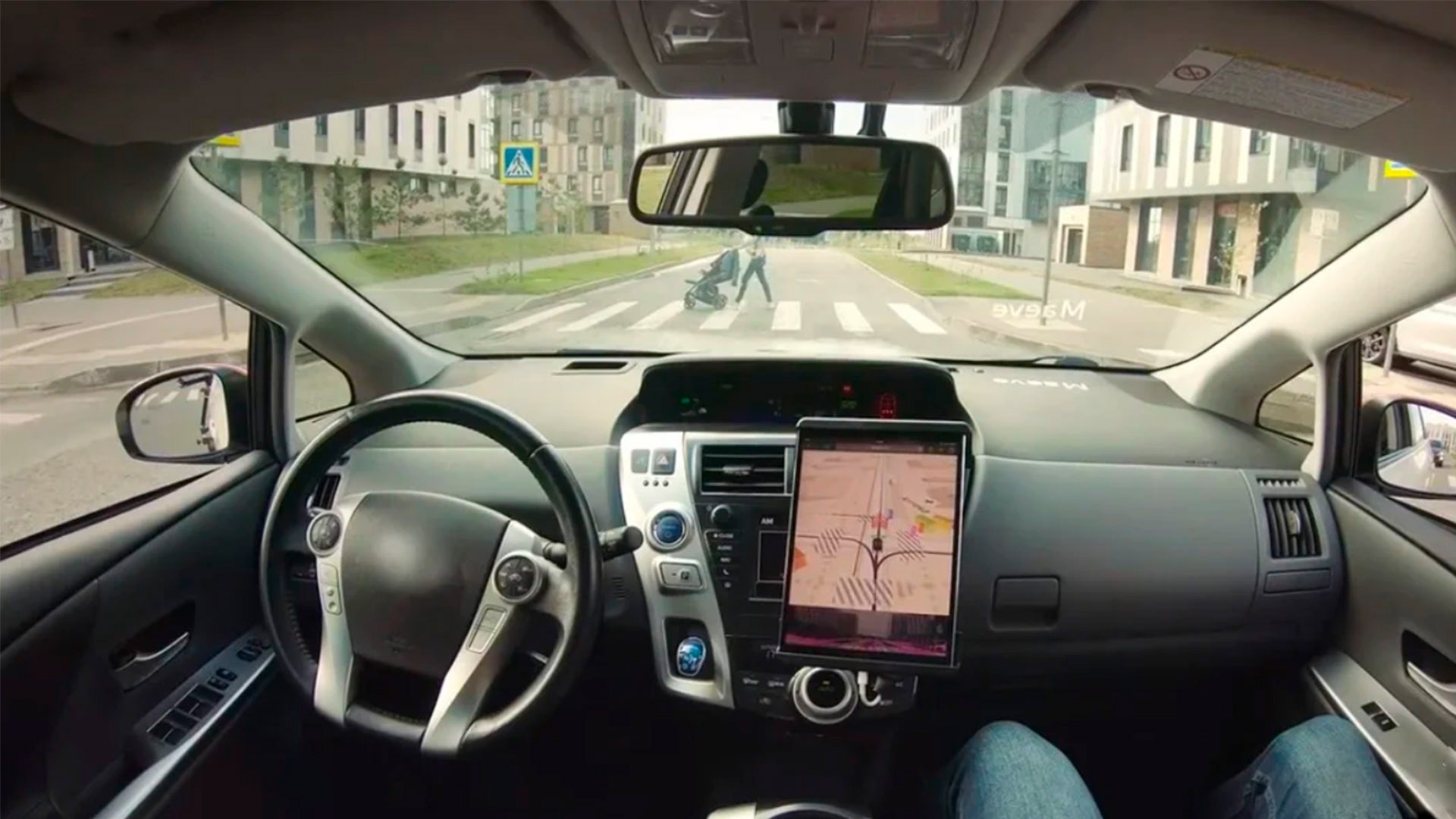 Уже в феврале на московских улицах начнут работать беспилотные такси