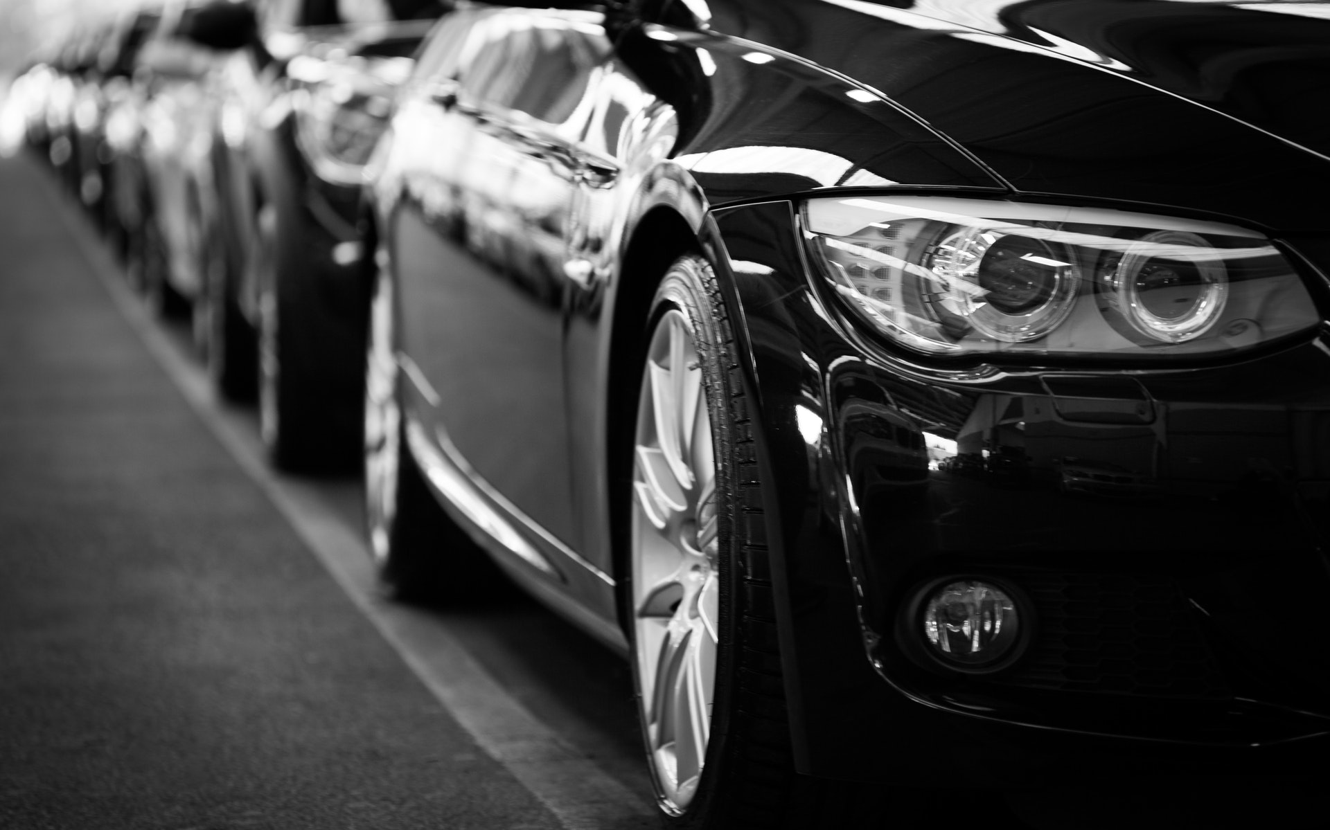 Минимальную планку «налога на роскошь» для автомобилей предлагается повысить до 10 млн рублей