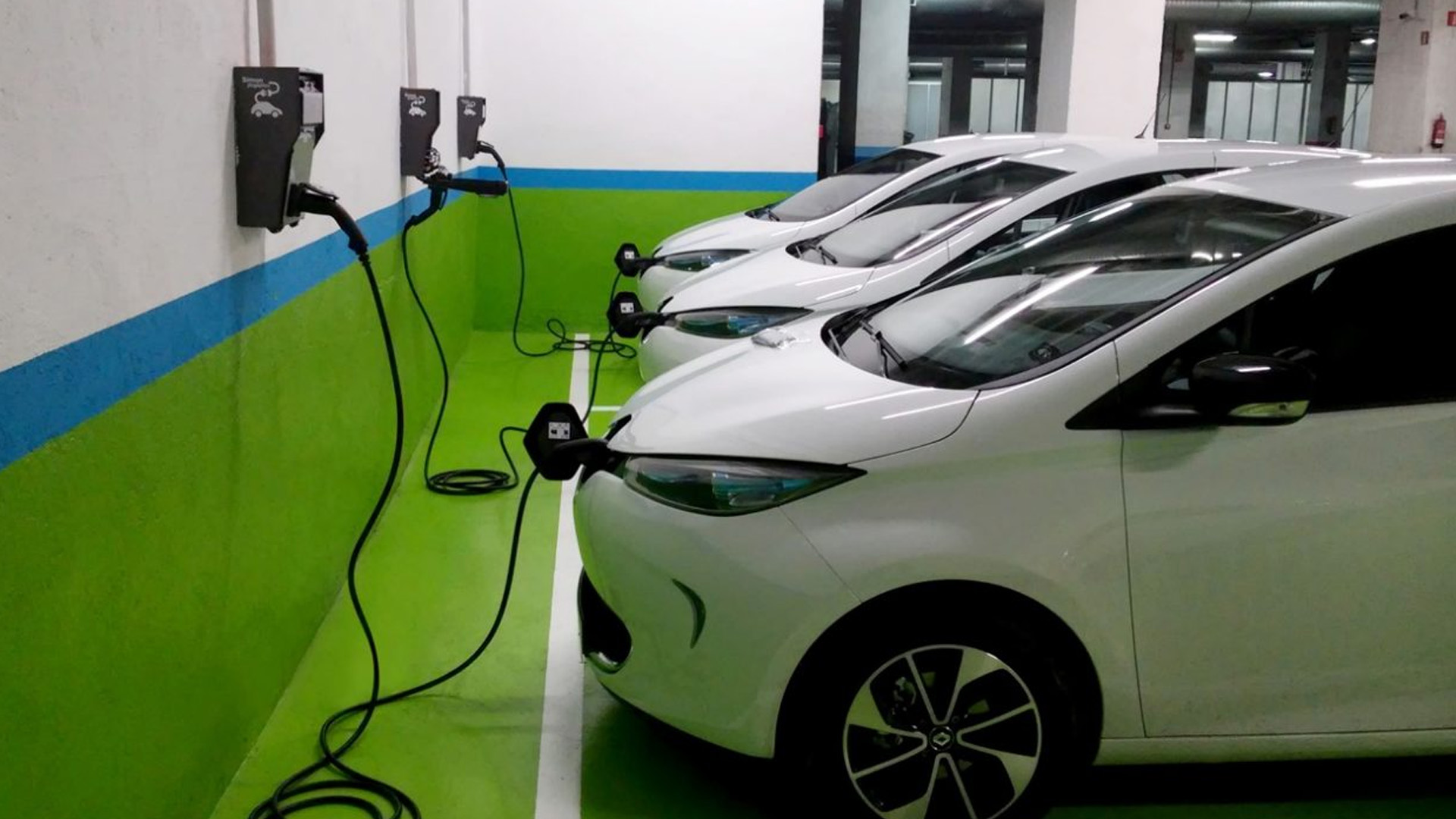 В Москве в 2022 году владельцы электромобилей воспользовались зарядками около 82 тысяч раз