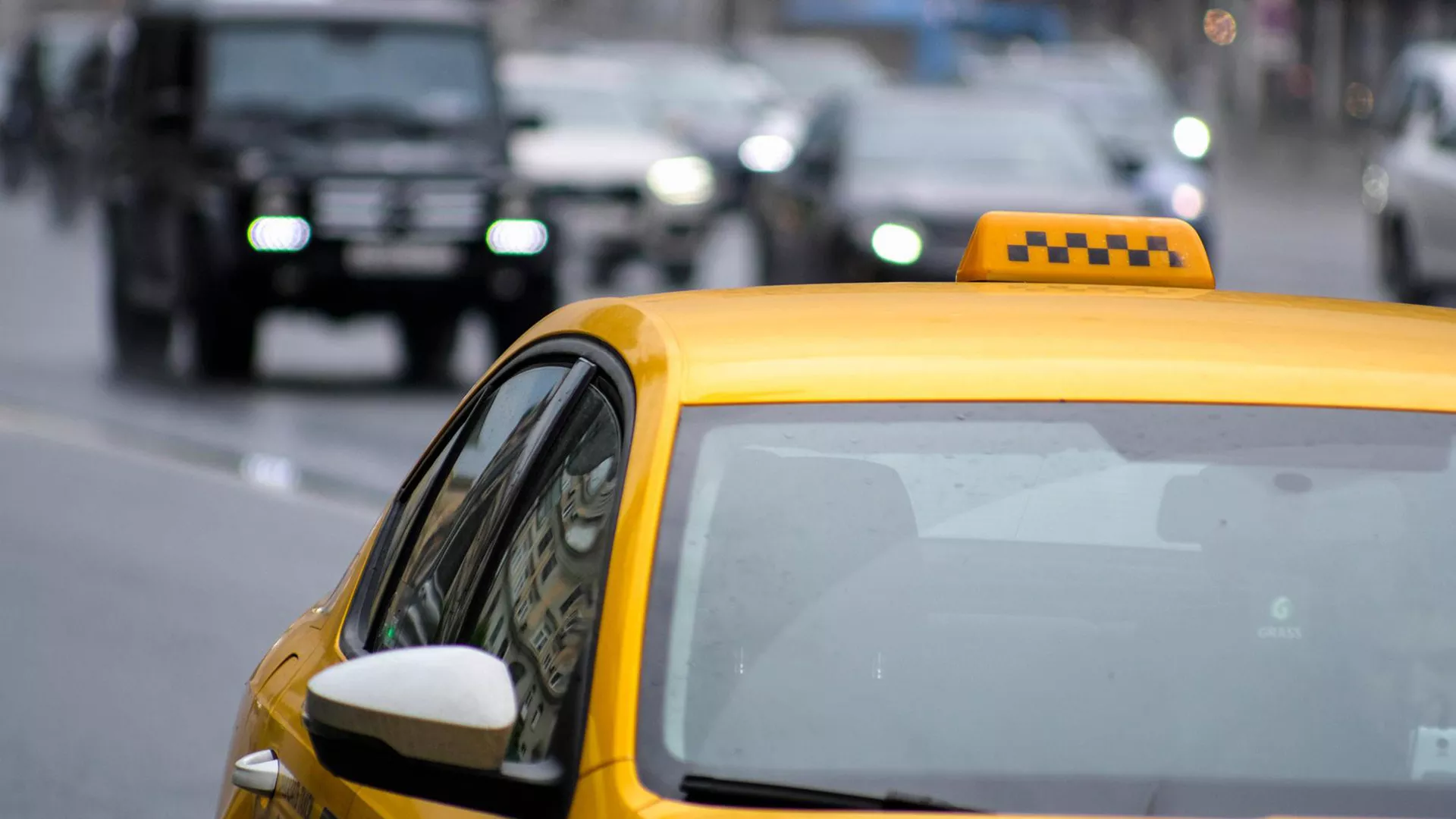 В Орловской области утвердили порядок парковки машин такси