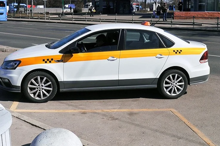 В Ленинградской области в 2023 году для работы в такси зарегистрировали более 1700 автомобилей