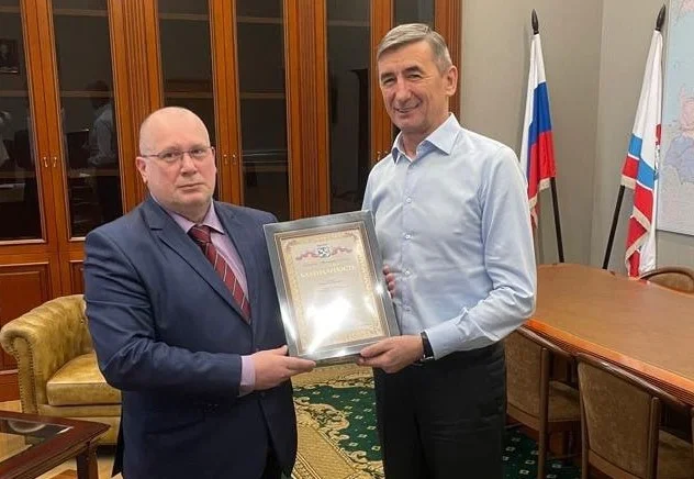 Представителя Общественного Совета по развитию такси в Санкт-Петербурге и Ленобласти наградили благодарностью Губернатора