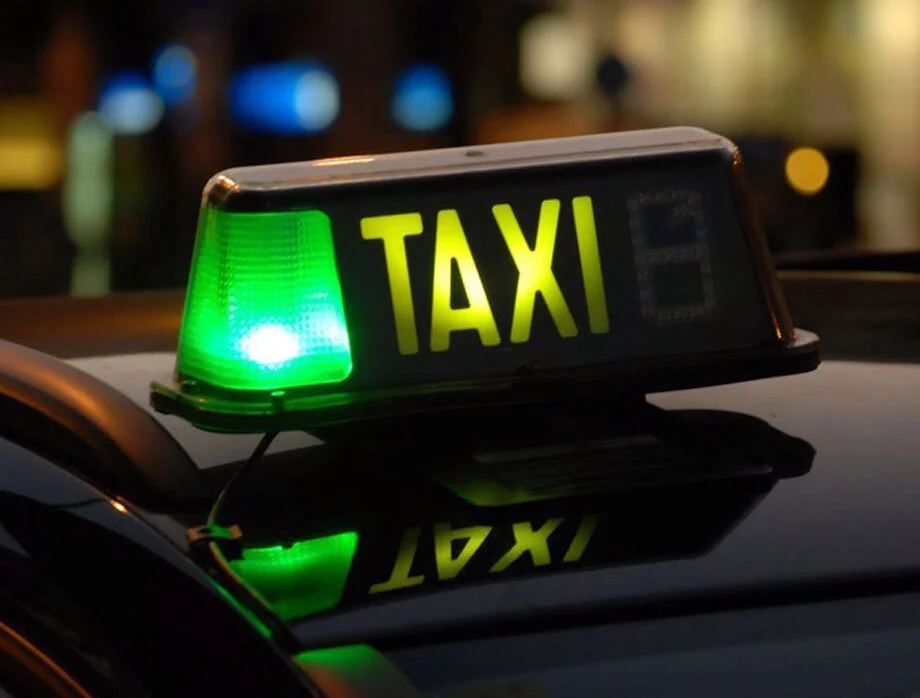 В Азербайджане утвердили требования к техническим показателям и внешнему виду машин такси